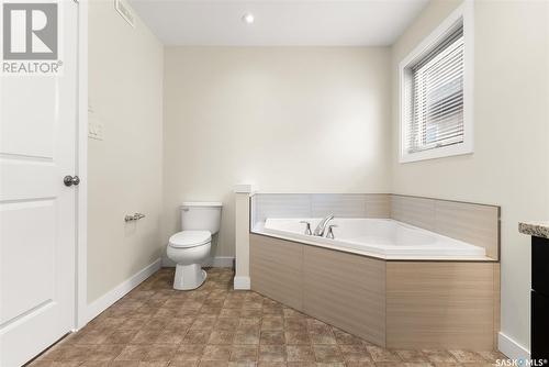 8704 Kestral Drive, Regina, SK - Indoor Photo Showing Bathroom