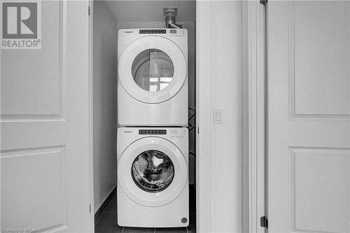 15 Glebe Street Unit# 2005Ph, Cambridge, ON - Indoor Photo Showing Laundry Room
