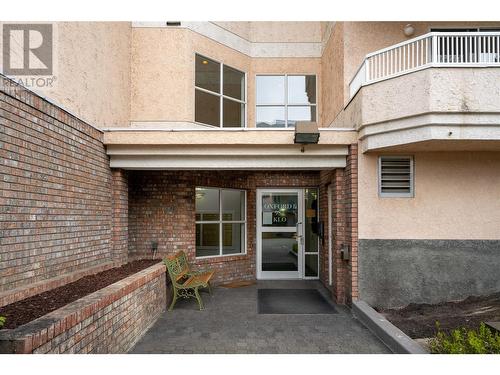 987 Klo Road Unit# 403, Kelowna, BC - Outdoor With Exterior