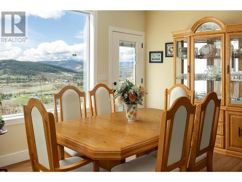 98 Ranchland Place, Coldstream, BC - Indoor Photo Showing Dining Room