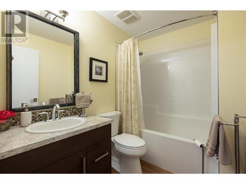 98 Ranchland Place, Coldstream, BC - Indoor Photo Showing Bathroom