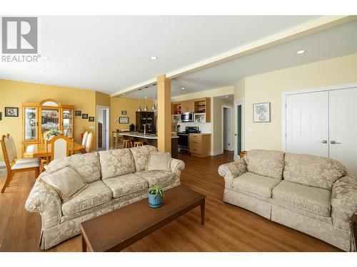 98 Ranchland Place, Coldstream, BC - Indoor Photo Showing Living Room