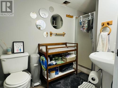 419 N Ninth Avenue, Williams Lake, BC - Indoor Photo Showing Bathroom