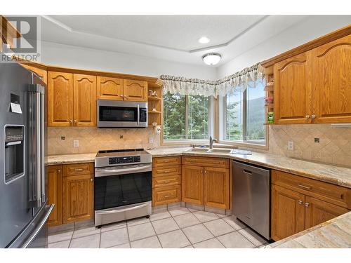 2588 Glenmount Place, Blind Bay, BC - Indoor Photo Showing Kitchen With Double Sink