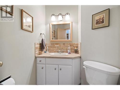 2588 Glenmount Place, Blind Bay, BC - Indoor Photo Showing Bathroom