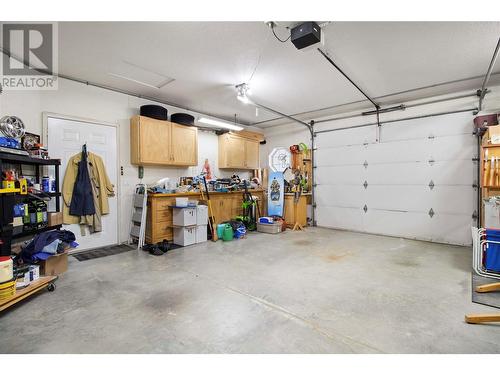 2588 Glenmount Place, Blind Bay, BC - Indoor Photo Showing Garage