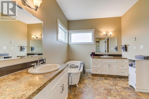 3550 Benvoulin Road, Kelowna, BC - Indoor Photo Showing Bathroom