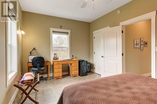 3550 Benvoulin Road, Kelowna, BC - Indoor Photo Showing Bedroom