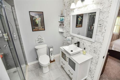 Inlaw Suite 3 pc ensuite - 25 Hammond Road, Brant, ON - Indoor Photo Showing Bathroom