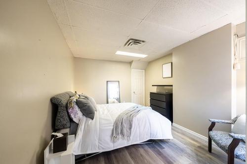 Bedroom (Unit 1) - 527 Barton Street E, Hamilton, ON - Indoor Photo Showing Bedroom
