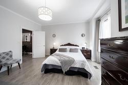 Large & bright bedroom (Unit 2) - 
