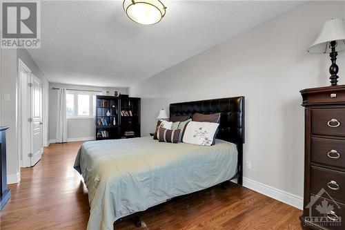 1782 Ernest Avenue, Ottawa, ON - Indoor Photo Showing Bedroom