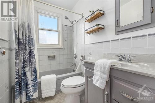 1532 Old Montreal Road, Ottawa, ON - Indoor Photo Showing Bathroom