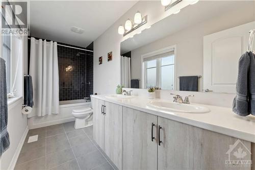 60 Pelham Crescent, Ottawa, ON - Indoor Photo Showing Bathroom