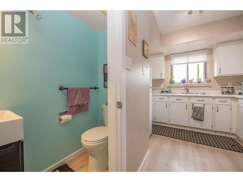 4990 25 Avenue Unit# 3, Vernon, BC - Indoor Photo Showing Bathroom