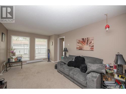 4990 25 Avenue Unit# 3, Vernon, BC - Indoor Photo Showing Living Room