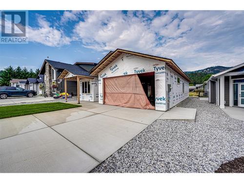 575 Meadowlark Avenue, Vernon, BC - Outdoor