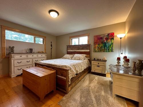 4539 Columbia Place, Fairmont Hot Springs, BC - Indoor Photo Showing Bedroom