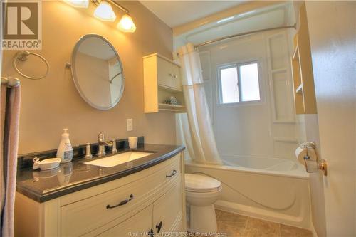 13 Whitney, Moncton, NB - Indoor Photo Showing Bathroom