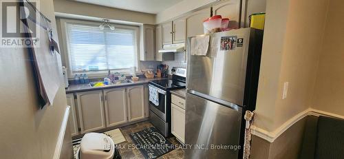#45 -151 Linwell Rd, St. Catharines, ON - Indoor Photo Showing Kitchen