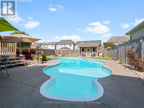 390 Jasmine Crt, Fort Erie, ON - Outdoor With In Ground Pool With Deck Patio Veranda With Backyard