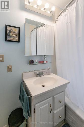 41-43 Suffolk Street, Guelph, ON - Indoor Photo Showing Bathroom