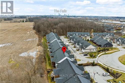 #1 -5622 Ironwood St, Niagara Falls, ON - Outdoor With View