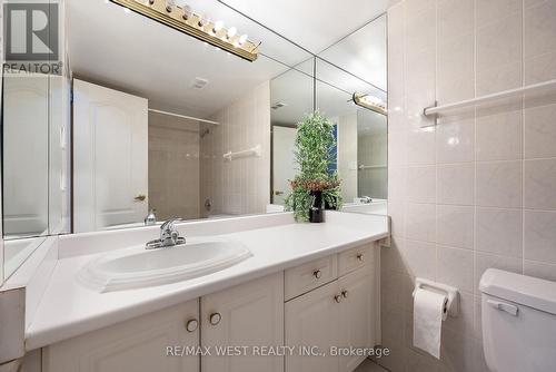 #1410 -61 Richview Rd, Toronto, ON - Indoor Photo Showing Bathroom