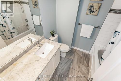 1208 Old Oak Dr, Oakville, ON - Indoor Photo Showing Bathroom