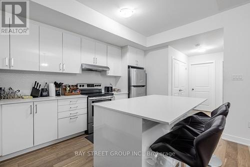 #6 -39 John Perkins Bull Dr W, Toronto, ON - Indoor Photo Showing Kitchen With Stainless Steel Kitchen
