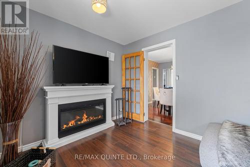 157 Henry St, Stirling-Rawdon, ON - Indoor Photo Showing Living Room With Fireplace