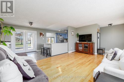 1700 Mcewen Rd, Cobourg, ON - Indoor Photo Showing Living Room