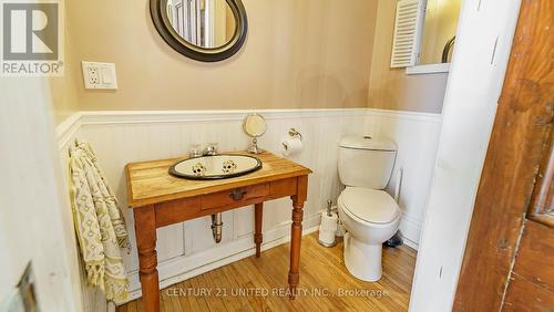 470 Donegal Street, Peterborough, ON - Indoor Photo Showing Bathroom