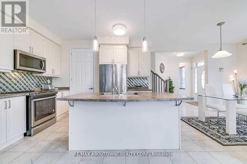 128 Celano Dr, Hamilton, ON - Indoor Photo Showing Kitchen With Stainless Steel Kitchen With Upgraded Kitchen