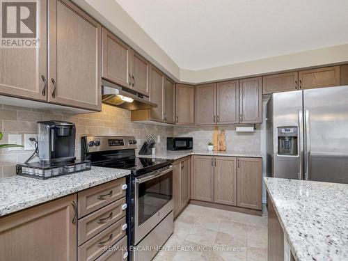 109 Gagnon Pl, Guelph/Eramosa, ON - Indoor Photo Showing Kitchen With Upgraded Kitchen