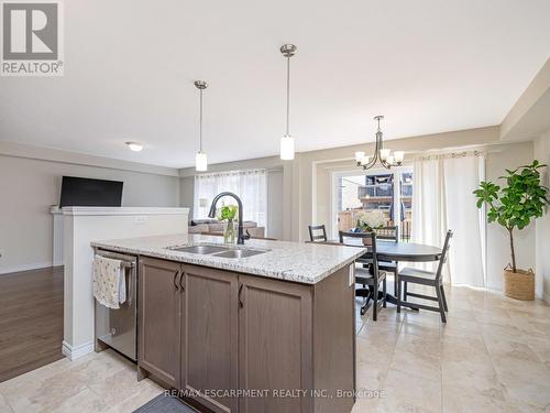 109 Gagnon Pl, Guelph/Eramosa, ON - Indoor Photo Showing Kitchen With Double Sink