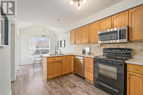 6 Law Drive, Guelph, ON - Indoor Photo Showing Kitchen