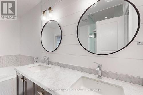 65 Thornlodge Drive, Georgina, ON - Indoor Photo Showing Bathroom