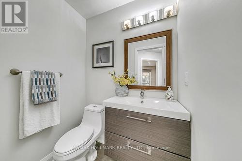 92 Grant Blight Cres, Newmarket, ON - Indoor Photo Showing Bathroom