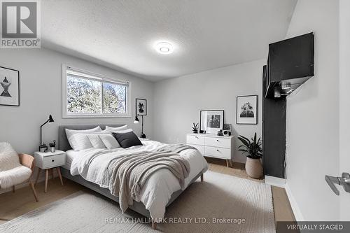 92 Grant Blight Cres, Newmarket, ON - Indoor Photo Showing Bedroom