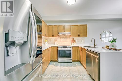 3754 Brinwood Gate, Mississauga, ON - Indoor Photo Showing Kitchen With Stainless Steel Kitchen