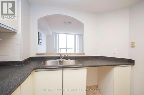 #1104 -711 Rossland Rd E, Whitby, ON - Indoor Photo Showing Kitchen With Double Sink
