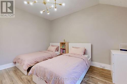 18161 Heart Lake Rd, Caledon, ON - Indoor Photo Showing Bedroom