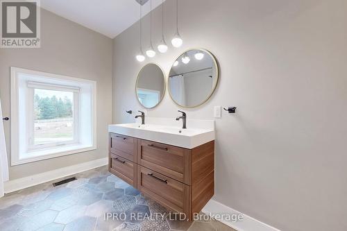 18161 Heart Lake Road, Caledon, ON - Indoor Photo Showing Bathroom