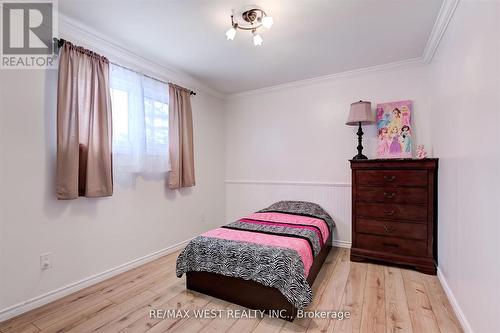 21 Orange Street S, Orangeville, ON - Indoor Photo Showing Bedroom