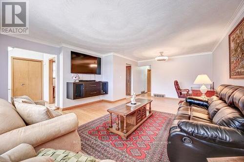 43 Starview Dr, Toronto, ON - Indoor Photo Showing Living Room