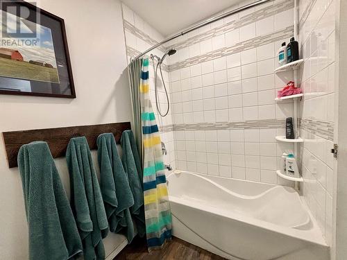 5085 Easzee Drive, 108 Mile Ranch, BC - Indoor Photo Showing Bathroom