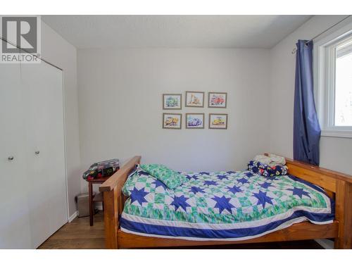 5085 Easzee Drive, 108 Mile Ranch, BC - Indoor Photo Showing Bedroom