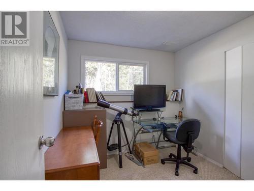 5085 Easzee Drive, 108 Mile Ranch, BC - Indoor Photo Showing Office