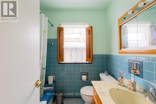 63 Midland Avenue, Toronto, ON - Indoor Photo Showing Bathroom
